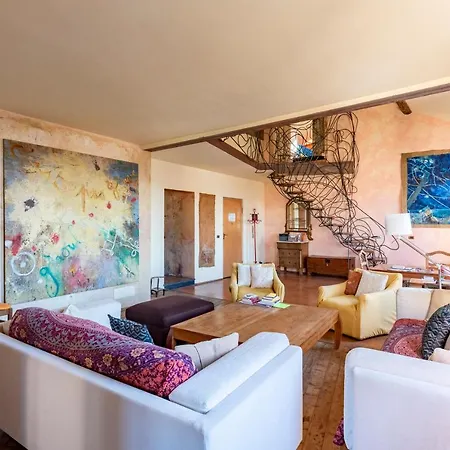 Altido Spacious Flat With View Daire Cenova