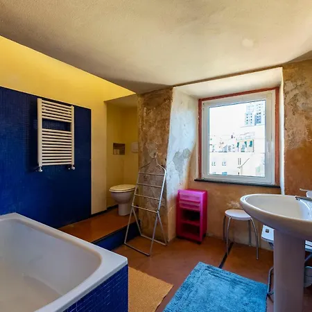 Altido Spacious Flat With View 제노바