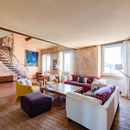 Altido Spacious Flat With View * 제노바